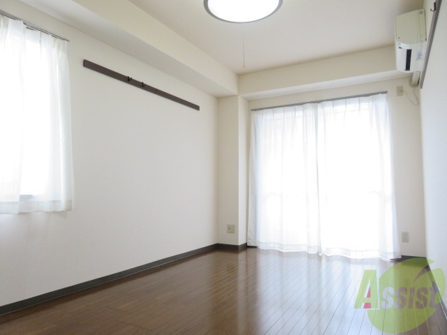 居室・リビング　明かりの入りやすい、南向きのお部屋です。