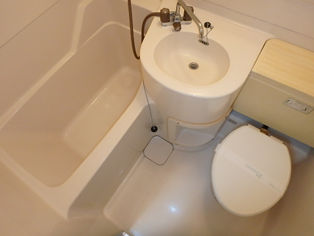 バス・シャワールーム　シンプルなお風呂
