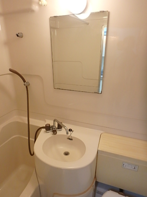 洗面設備　お風呂と一体型です