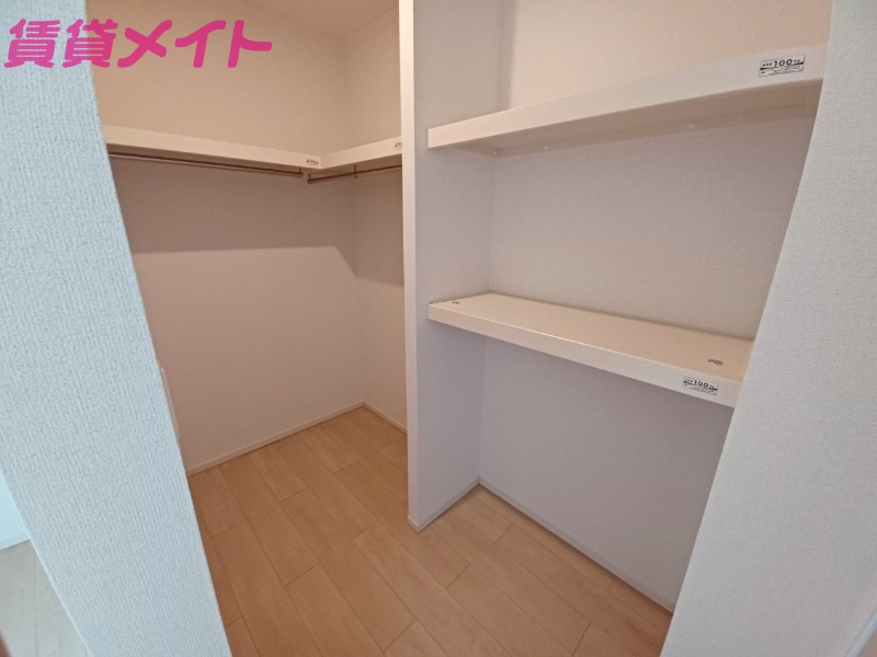 収納　同型反転タイプ画像