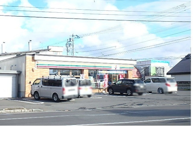 コンビニ　セブンイレブン旭川新富2条店（コンビニ）まで1030m