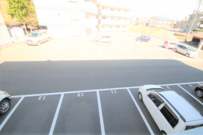 駐車場　車をお持ちの方に嬉しい駐車場付きの物件です