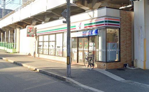 コンビニ　セブンイレブン 阪神御影駅東店（コンビニ）まで377m