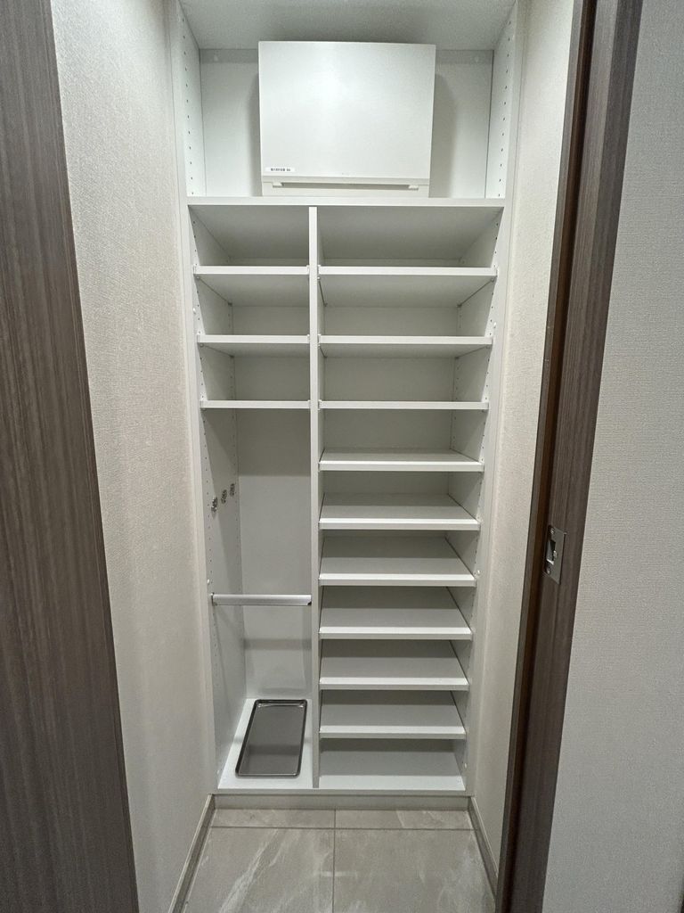 その他設備　シューズラック
