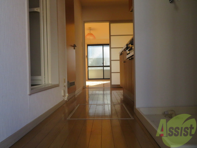 玄関　玄関の様子です。明るい印象ですね。気分もあがりそう。