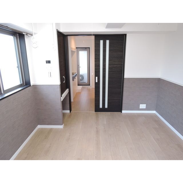 居室・リビング　☆明るい洋室☆