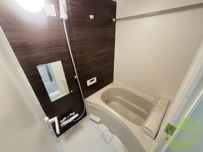 バス・シャワールーム　浴室は狭すぎず、シャワーも浴びやすそうです。