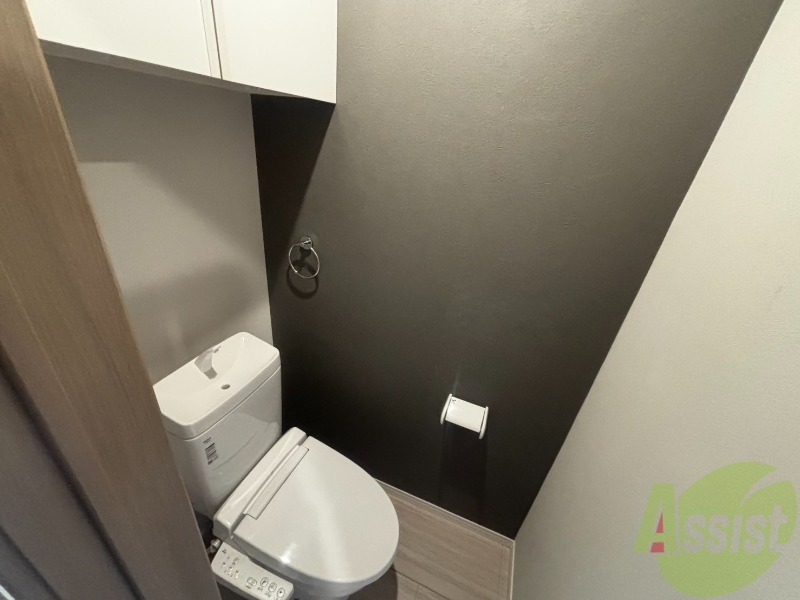 トイレ　トイレはウォシュレット機能付きです。安心して使用できますね。