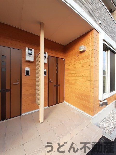 エントランス　うどん県のお部屋探しはうどん不動産へ うどんちゃんとLINE