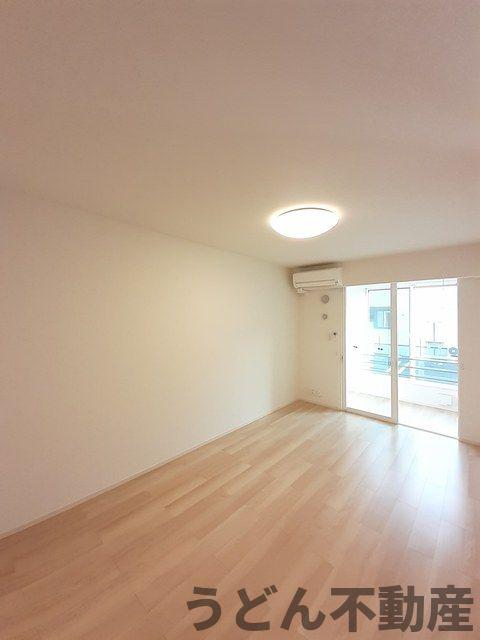 居室・リビング　うどん県のお部屋探しはうどん不動産へ うどんちゃんとLINE