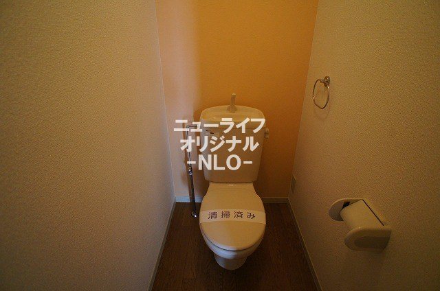 トイレ　独立したトイレ空間は清潔で快適です☆