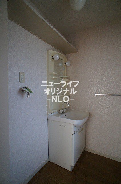 洗面設備　朝晩のスキンケアや身支度もスムースにできる洗面化粧台☆