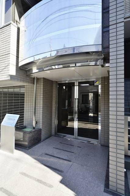 エントランス　ゆとりのあるエントランスです
