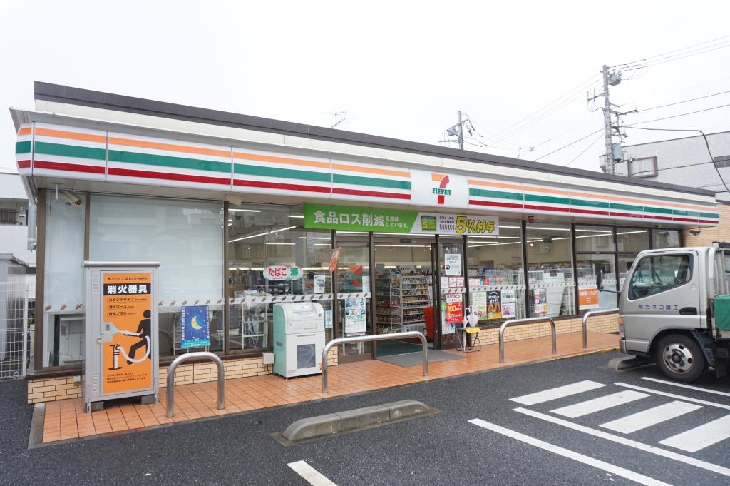 コンビニ　セブンイレブン 足立西新井本町4丁目店（コンビニ）まで697m