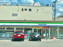 コンビニ　ファミリーマート稲沢松下店（コンビニ）まで561m