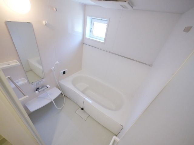 バス・シャワールーム　★広めのお風呂になります★