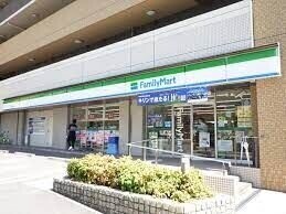 コンビニ　ファミリーマート本庄西二丁目店（コンビニ）まで190m