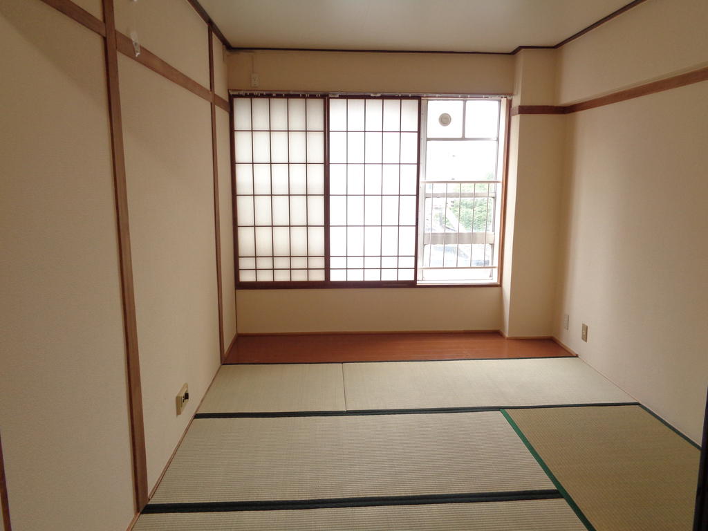居室・リビング　写真は当団地の代表的な住戸のものです（異なることもあります）