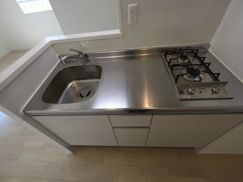 キッチン　システムキッチン（ガス2口）冷蔵庫・レンジ等ご用意できます