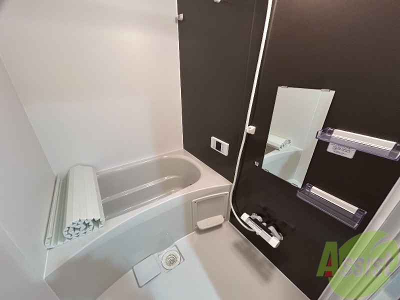 バス・シャワールーム　浴室乾燥機能の付いた便利な浴室です。ゆったりくつろげますね。