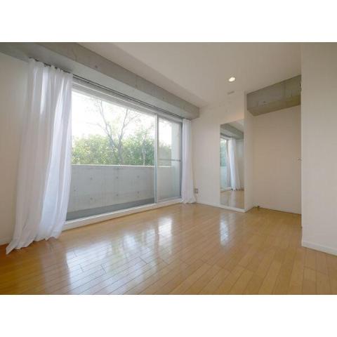 居室・リビング　室内