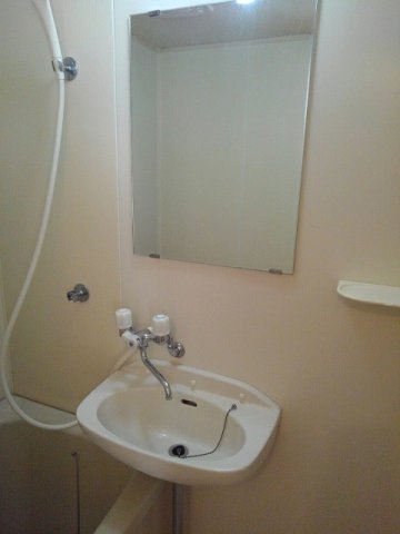 洗面設備　脱衣スペースもあります