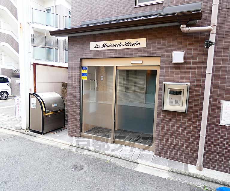 エントランス　高級感のあるエントランス