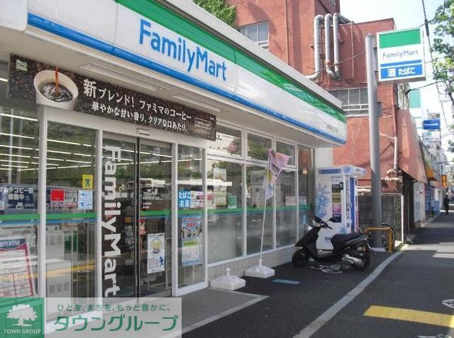 コンビニ　ファミリーマート（コンビニ）まで210m