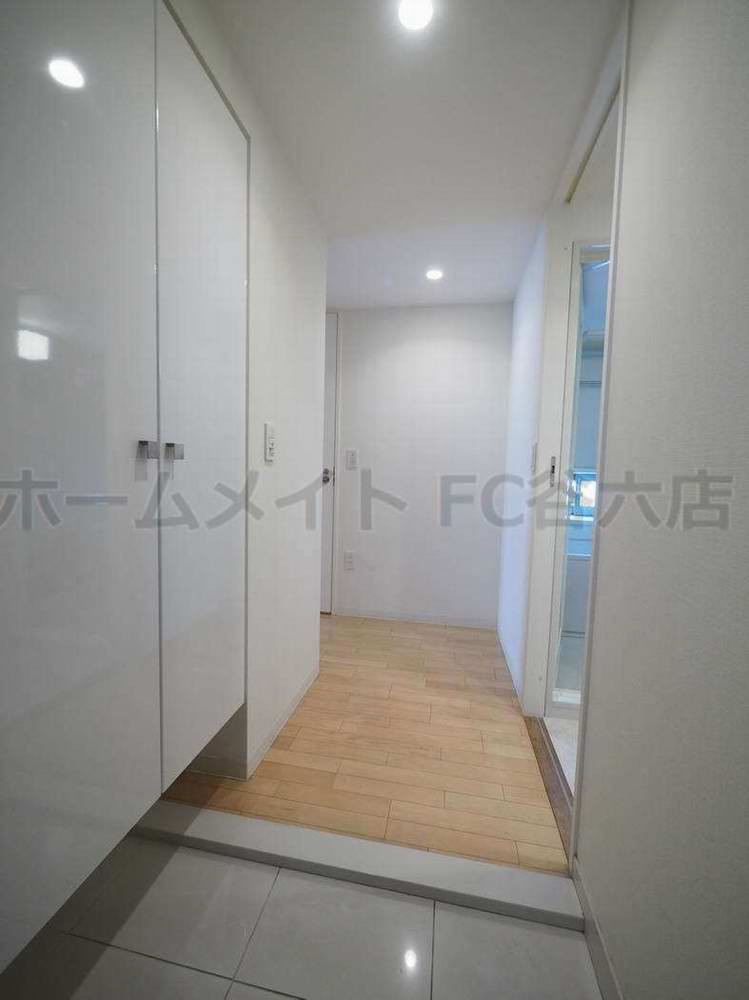 玄関　パウゼ堺筋