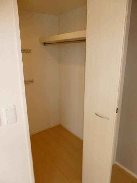 トイレ　温水洗浄便座