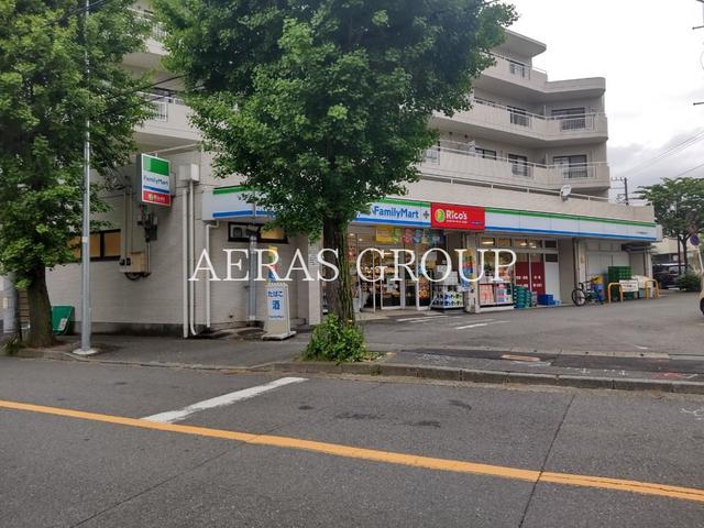 コンビニ　ファミリーマート リコス川崎宮前平店（コンビニ）まで401m