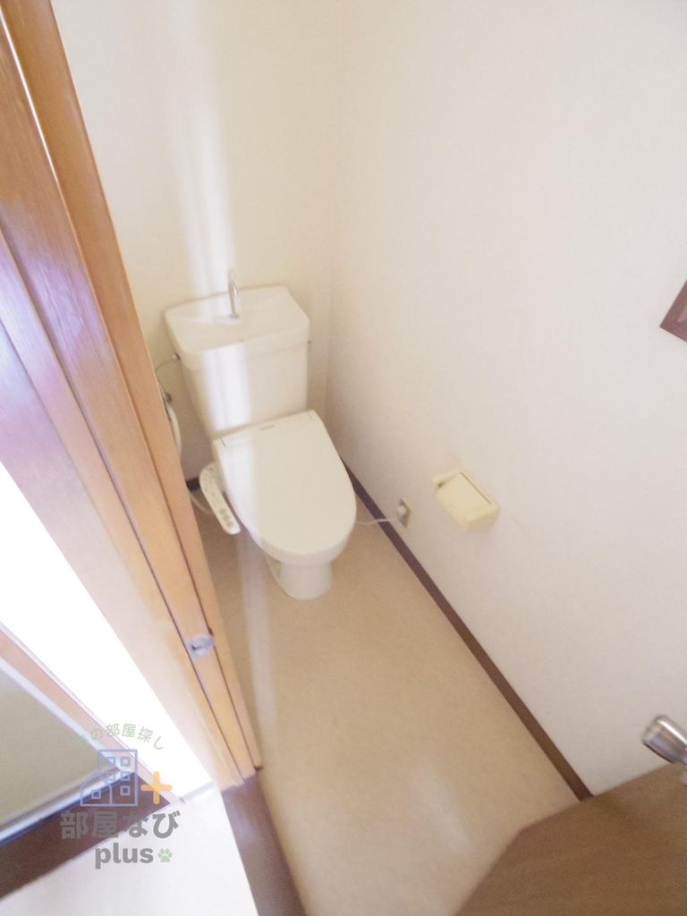 トイレ　※他号室写真です