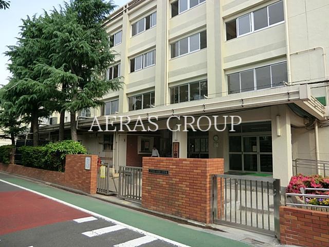 中学校　江戸川区立小岩第一中学校（中学校）まで821m