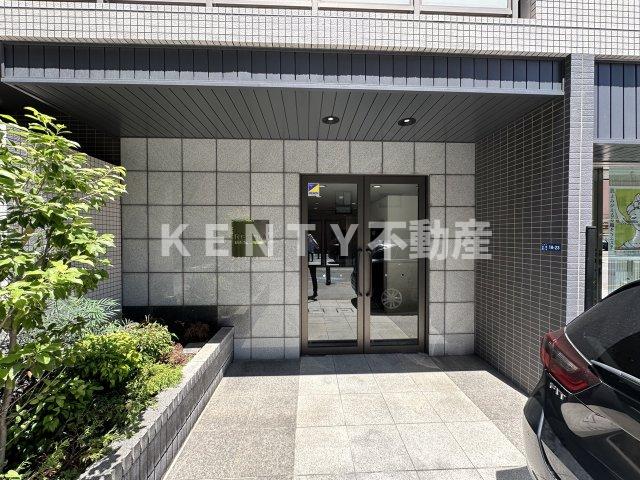 エントランス　落ち着いたエントランスです