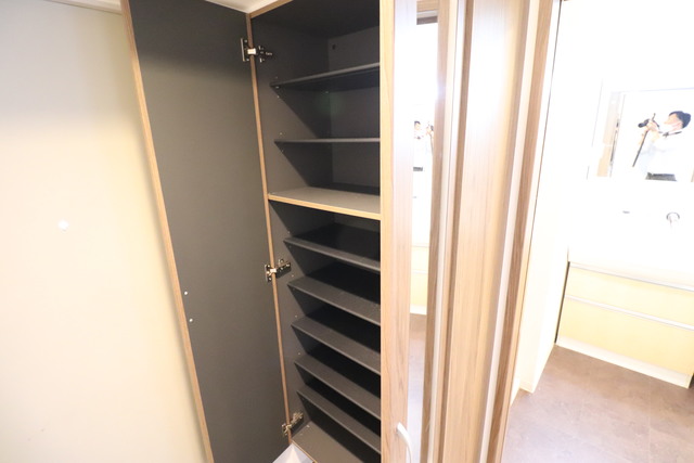 収納　シューズボックス