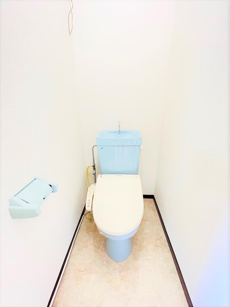 トイレ　温水洗浄便座設置します