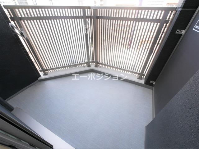 バルコニー　ジュネーゼグラン難波ミラージュ