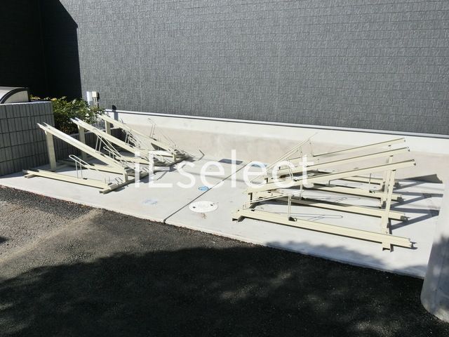 駐車場　敷地内駐輪スペースです！バイク置き場も有ります。※要空き確…