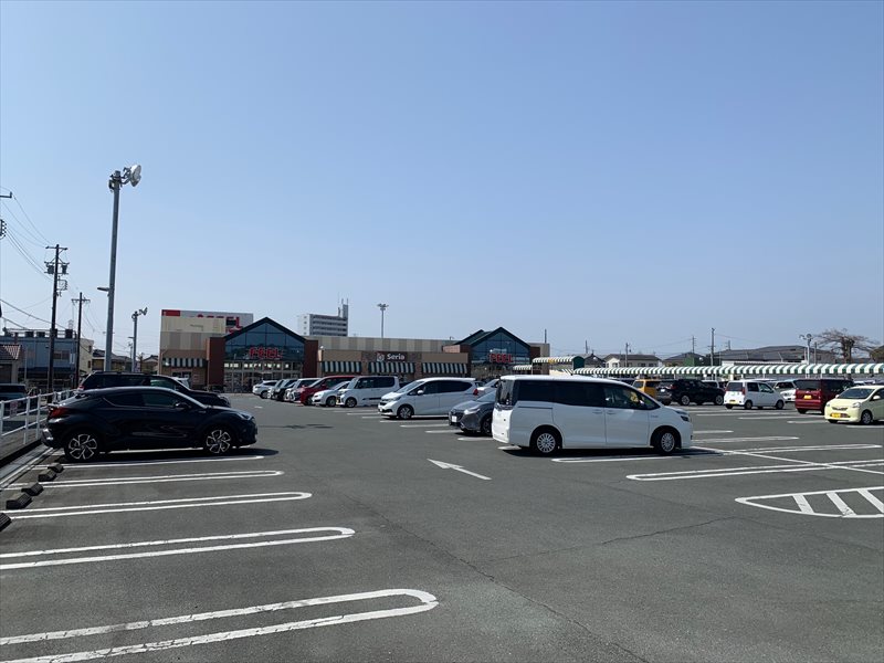 スーパー　フィール豊川店（スーパー）まで818m