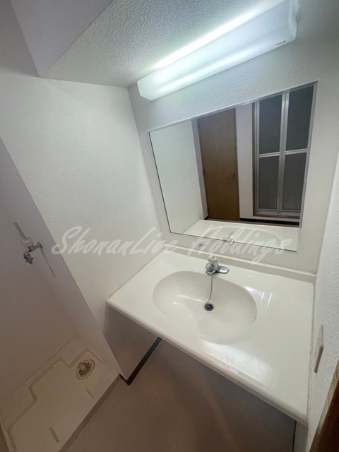 洗面設備　鏡が大きい洗面台♪