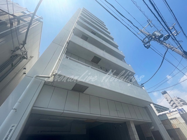 建物外観　9階建てマンション♪