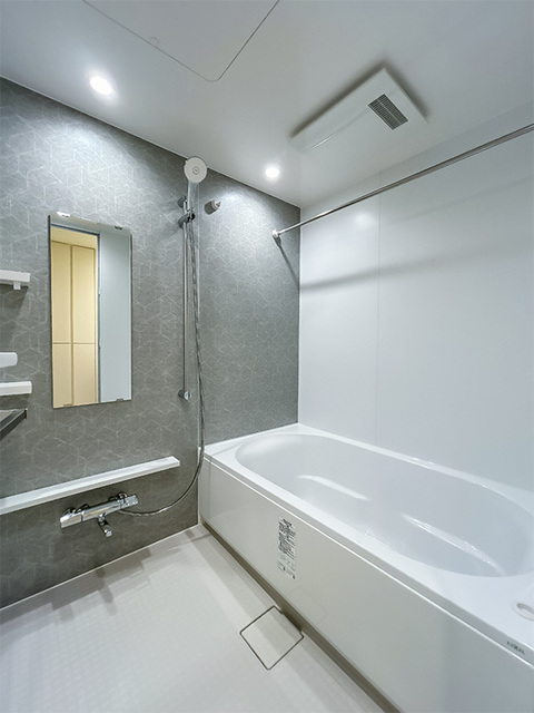 バス・シャワールーム　※写真は同タイプ住戸です。