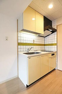 キッチン　写真は別号室です。現況優先になります。