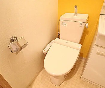 トイレ　写真は別号室です。現況優先になります。