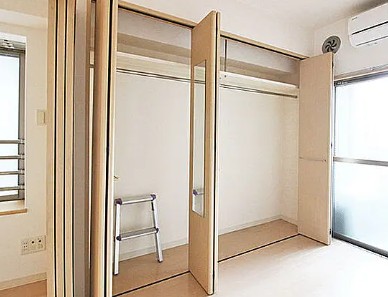 収納　写真は別号室です。現況優先になります。