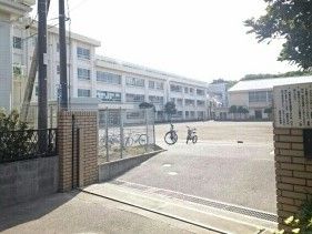 小学校　室田小学校（小学校）まで260m