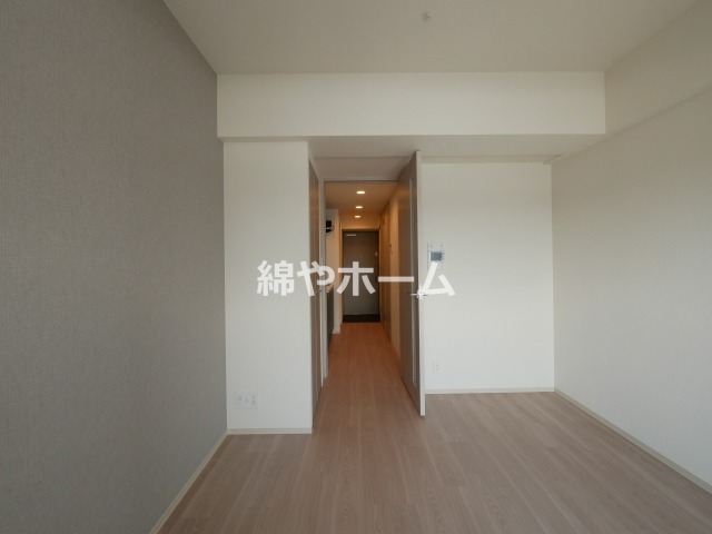 その他部屋・スペース　落ち着いた色調の寝室です