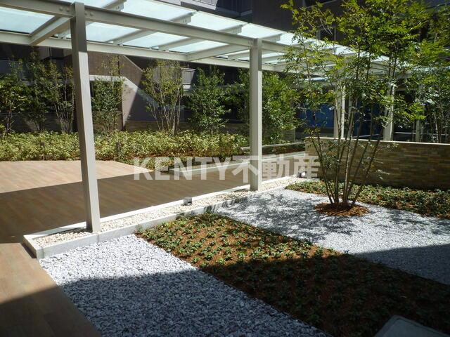 庭　2011年4月撮影　中庭