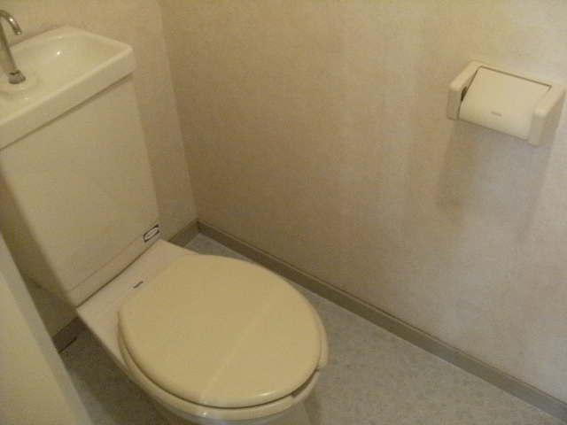 トイレ　トイレ（別号室）
