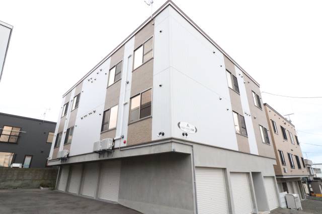 建物外観　木造３階建て☆